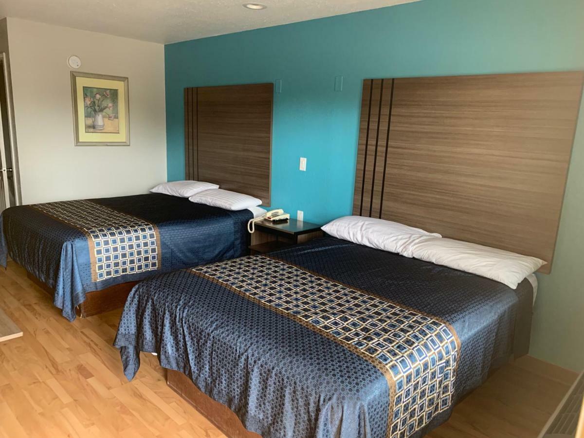 Relax Inn Bryan Bagian luar foto